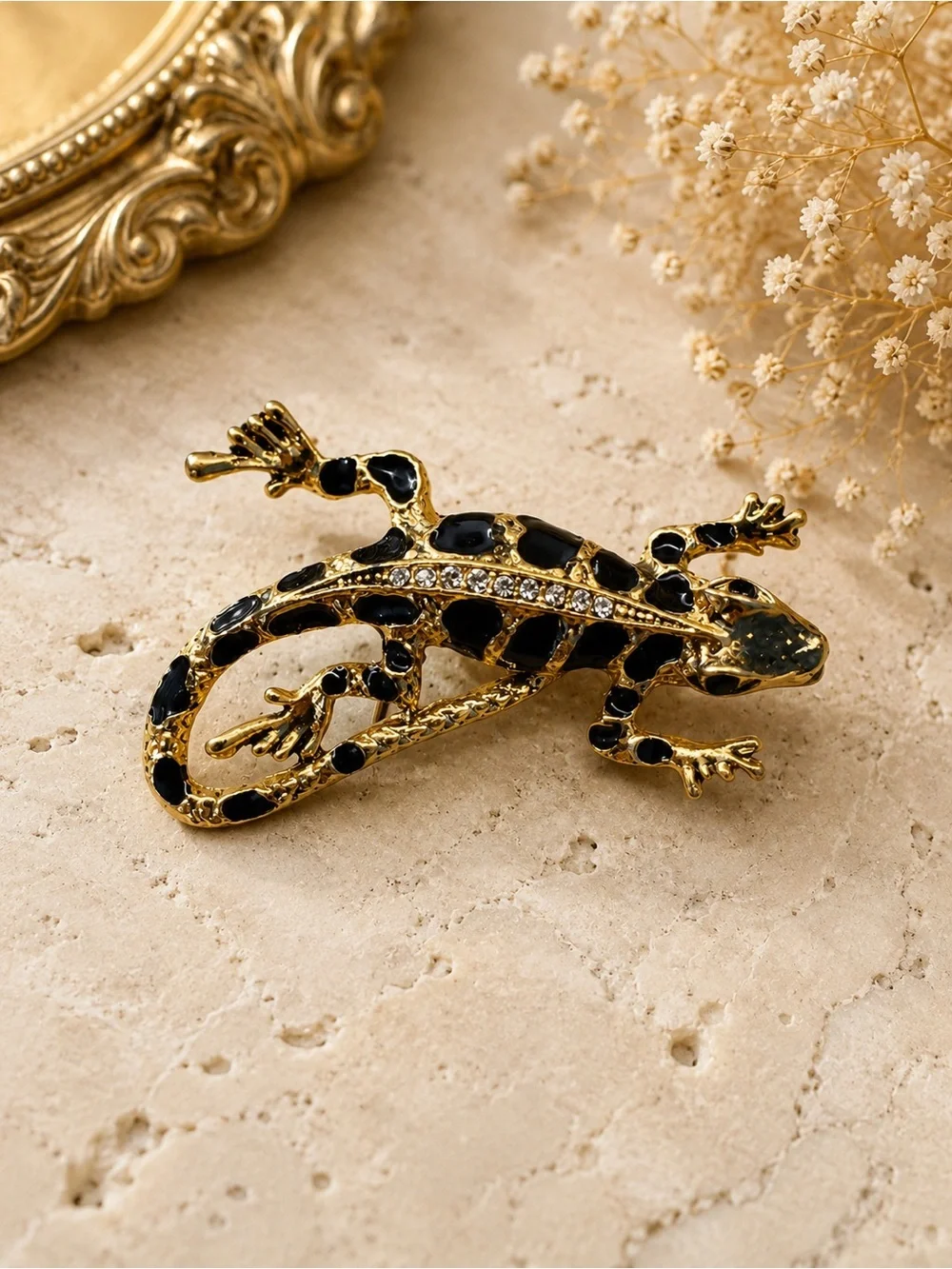 Vintage Black Enamel Lizard Gecko Brooch Gold Tone Rhinestone Figural Pin